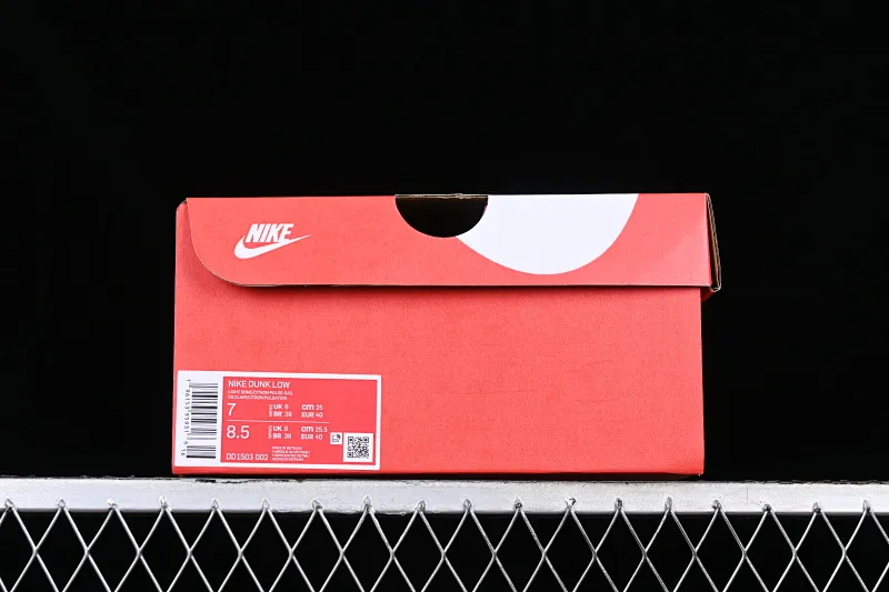 All Categories Nk SB Dunk Series Nk SB Dunk Low Low-top sneakers Nk Dunk Low Retro yellow-gray SB low-top sports and leisure sneakers DD1503-002